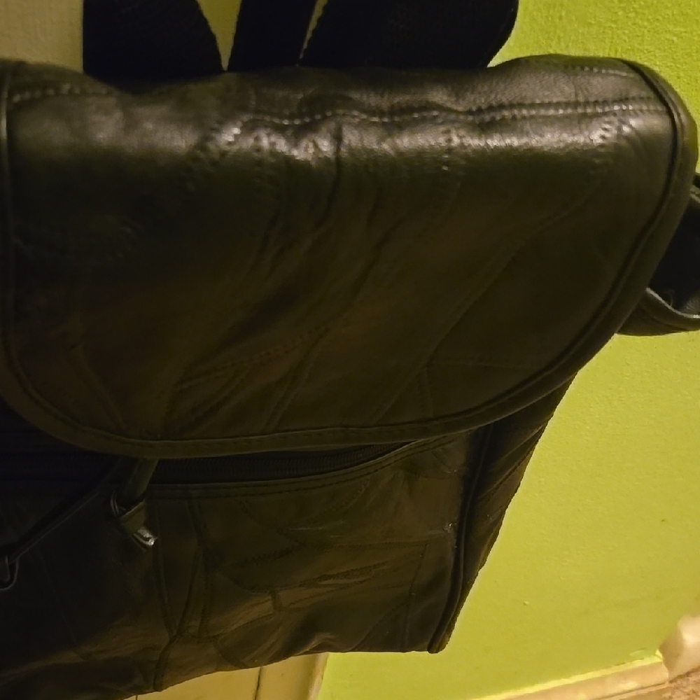 Woman  Bagpack   Black Leather Bag